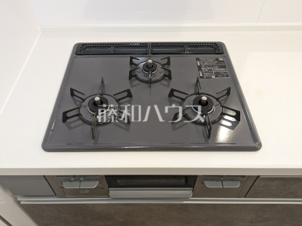 10号棟　キッチンコンロ　【武蔵村山市大南１丁目】／撮影日2026/02/15