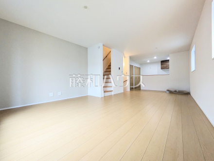 １号棟　リビング　【府中市府中町３丁目】／撮影日2025/10/24