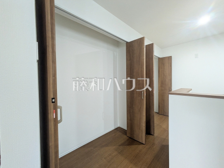 1号棟　キッチン横収納　【府中市府中町３丁目】／撮影日2025/10/24