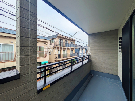 ≪2号棟　バルコニー≫奥行きのあるワイドバルコニーは洗濯物もたっぷり干せます♪　【府中市府中町３丁目】／撮影日2025/10/24