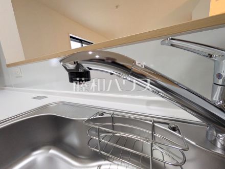 2号棟　浄水器一体型水栓　【府中市府中町３丁目】　いつでもおいしいお水が飲める浄水器一体型水栓も完備 
／撮影日2025/10/24