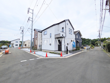 接道状況および現場風景 【三鷹市大沢2丁目】/撮影日2026/08/23
