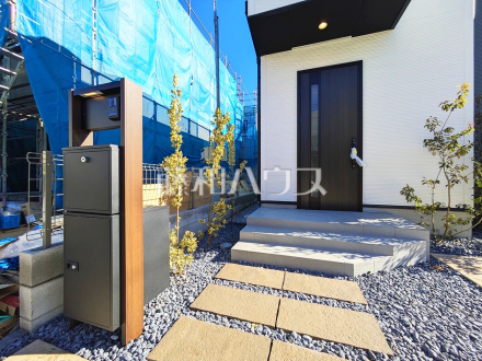 3号棟　玄関・インターフォンと郵便受け　【三鷹市大沢２丁目】／撮影日2025/12/06