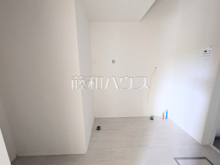 7号棟　洗面室・洗濯機スペース(施工中)　【三鷹市大沢２丁目】／撮影日2026/06/21