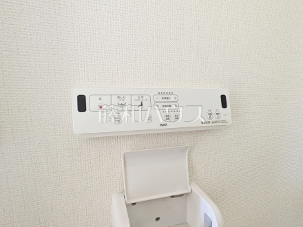 11号棟　温水洗浄機能　【三鷹市大沢２丁目】　きれいでさわやか、ウォシュレット付きトイレ
／撮影日2026/02/01