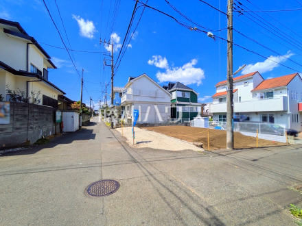 接道状況および現場風景　【小平市小川町１丁目】
お住まい探しは、家の良し悪しだけでなく周辺環境も重要なポイントです。ぜひ一度お客様の目でご覧ください。　／撮影日2025/09/02