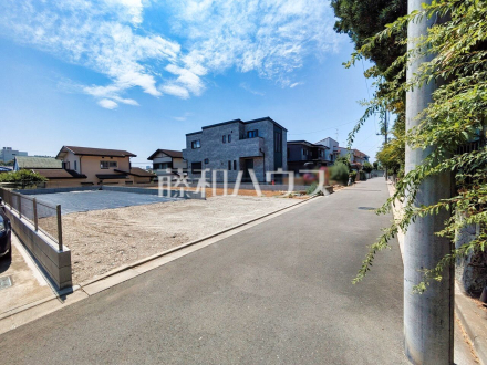 接道状況および現場風景　【小平市鈴木町１丁目】 平日のご案内も可能です。まずはお気軽にお問合せ下さいませ。 ／撮影日2025/08/05