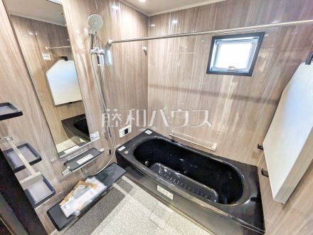 A号棟　浴室　浴室換気乾燥機は梅雨の時期等、なかなか乾かない洗濯物を干すのに役立ちます！【小平市鈴木町１丁目】／撮影日2026/01/23