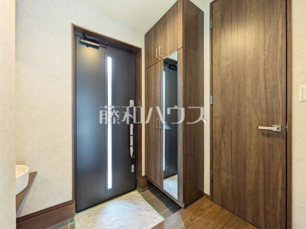 8号棟　玄関ホール　【小平市小川町１丁目】／撮影日2025/10/21