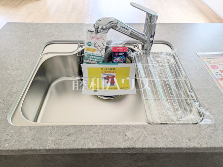 浄水器一体型水栓　【福岡市東区香住ヶ丘５丁目】　いつでもおいしいお水が飲める浄水器一体型水栓も完備 
／撮影日2025/09/26