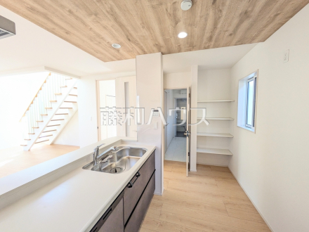 1号棟　キッチン　【春日井市西高山町２丁目】／撮影日2026/03/07