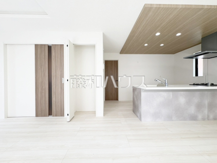 8号棟　リビング　【清瀬市中里４丁目】／撮影日2026/04/13