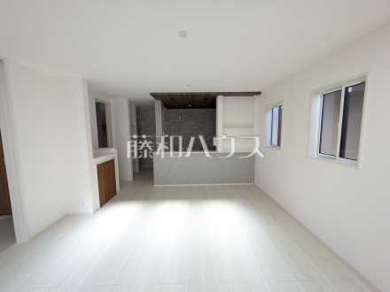 3号棟　リビング　【春日井市西高山町２丁目】／撮影日2026/03/08