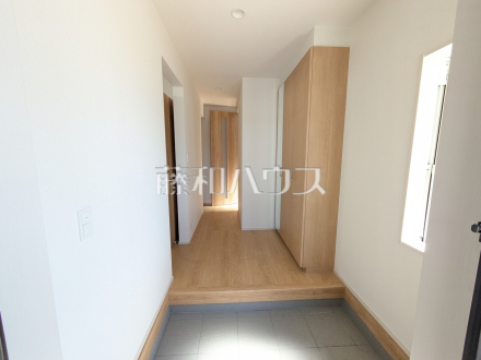 4号棟　玄関　【春日井市西高山町２丁目】／撮影日2026/03/08