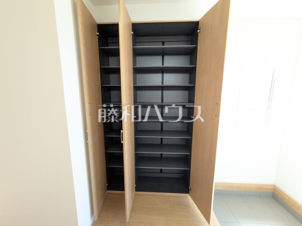 4号棟　玄関収納　【春日井市西高山町２丁目】／撮影日2026/03/08