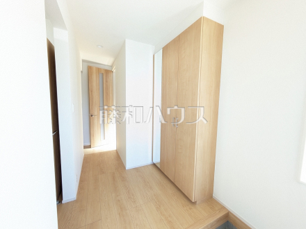 4号棟　玄関　【春日井市西高山町２丁目】／撮影日2026/03/08