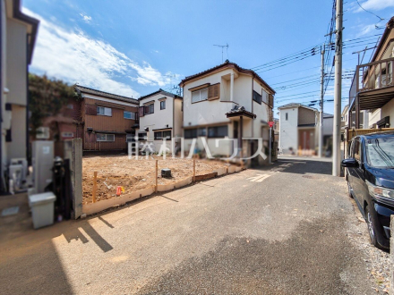 接道状況および現場風景　【東久留米市氷川台２丁目】 平日のご案内も可能です。まずはお気軽にお問合せ下さいませ。 ／撮影日2025/09/30