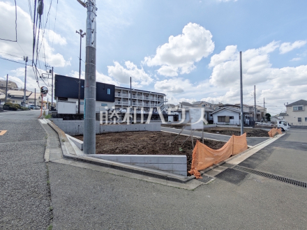 1号地　現地写真　【多摩市連光寺２丁目】「夢は注文住宅！でも注文住宅って何から手をつければいいの？」　そんな時は、ぜひ弊社へご相談下さい！／撮影日2026/04/06