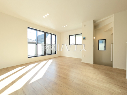 1号棟　リビング　【立川市錦町２丁目】／撮影日2026/01/13