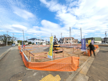 ≪4号棟　接道状況≫角地のため日当たり・通風良好の開放的な立地です◎　【府中市日新町４丁目】／撮影日2025/10/10