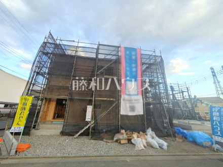 ≪4号棟　外観≫まだまだ建築中ですが、ぜひ現地をご覧になりませんか？基礎・上棟の状態は建築中にしかご覧になれません！ 【府中市日新町４丁目】／撮影日2025/11/14