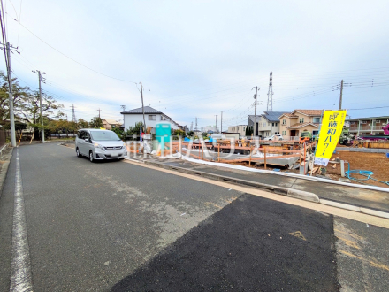 ≪6号棟　接道状況≫周辺は落ち着いた雰囲気の住宅地です。小さなお子様がいるご家庭も安心です。【府中市日新町４丁目】／撮影日2025/10/24