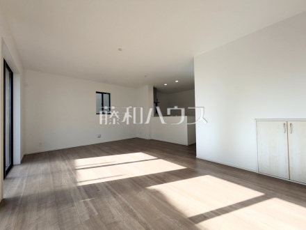 M号棟　リビング　【府中市日新町５丁目】／撮影日2026/01/25