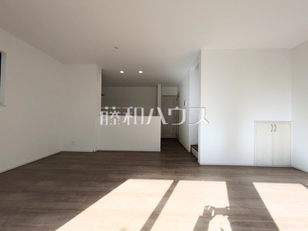 M号棟　リビング　【府中市日新町５丁目】／撮影日2026/01/25