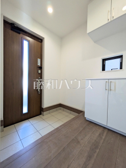 M号棟　玄関　【府中市日新町５丁目】／撮影日2026/01/25