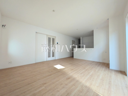 Q号棟　リビング　【府中市日新町５丁目】／撮影日2026/01/17