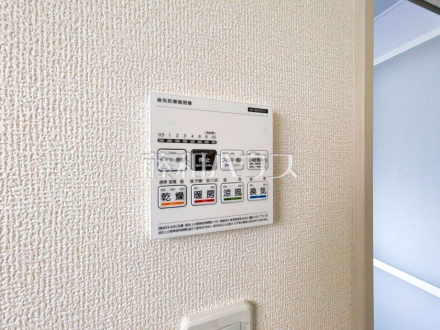 24時間換気システム 　24時間換気システムにより、花粉・PM2.5などの微小粒子物質の侵入を防ぎ、快適な室内を保ちます／撮影日2026/02/20