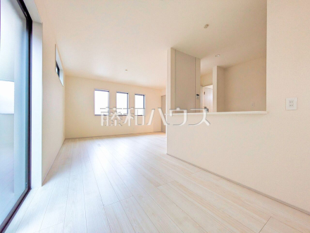 採光溢れるリビングで、家族団らんのひと時をお過ごし下さい 【東久留米市中央町３丁目】／撮影日2026/03/03