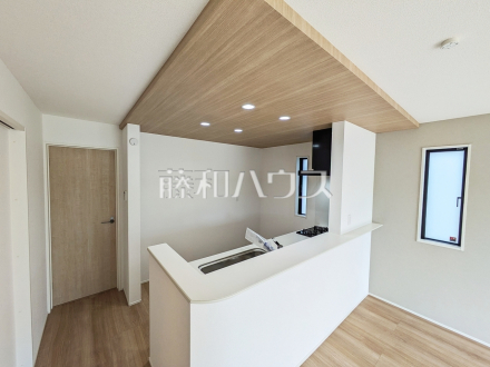 3号棟　キッチン　【与那原町字上与那原】／撮影日2025/12/12