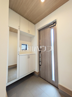3号棟　玄関　【与那原町字上与那原】／撮影日2025/12/12