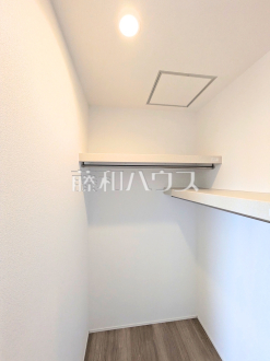 3号棟　ウォークインクローゼット　【与那原町字上与那原】／撮影日2025/12/12