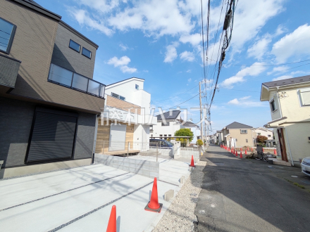 接道状況および現場風景　【日野市大字石田】／撮影日2026/04/25