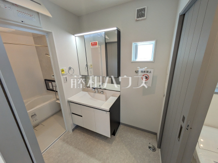 B号棟　洗面室　【日野市大字石田】／撮影日2026/04/17