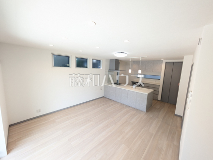 B号棟　リビング　【日野市大字石田】／撮影日2026/04/17