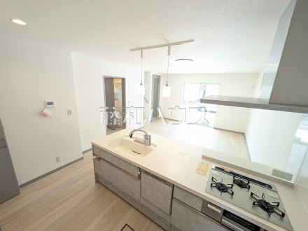 B号棟　キッチン　【日野市大字石田】／撮影日2026/04/17