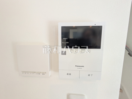 TVモニター付インターホン　訪問者がわかるTVモニター付インターホンは、お子様のお留守番にも活躍するかも？！　／撮影日2026/04/17