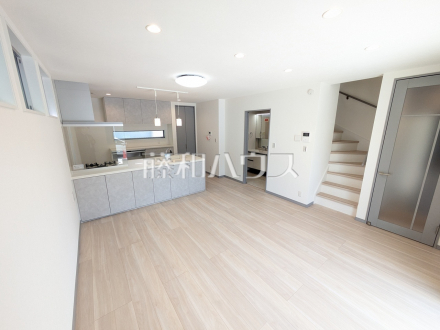 B号棟　リビング　【日野市大字石田】／撮影日2026/04/17