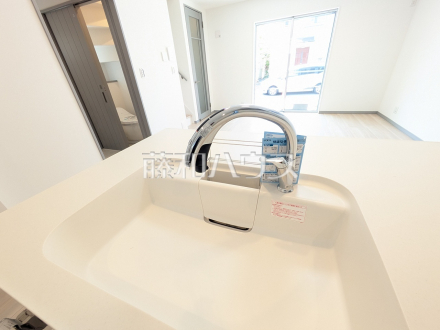 浄水器　いつでもおいしいお水が飲める浄水器一体型水栓も完備　／撮影日2026/04/17