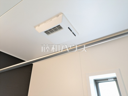 5号棟　浴室換気乾燥機　【朝霞市宮戸３丁目】　雨天時の洗濯物や浴室内のカビ防止としても活躍する浴室換気乾燥機
／撮影日2026/02/12