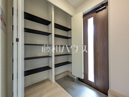 5号棟　玄関収納　【朝霞市宮戸３丁目】／撮影日2026/02/12