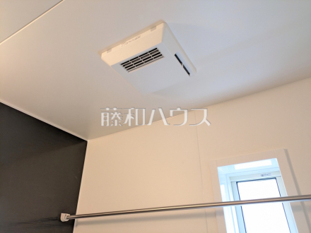 9号棟　浴室換気乾燥機　【朝霞市宮戸３丁目】　浴室換気乾燥機を使用すると浴室がジメジメしないので、お掃除が楽になるというメリットもございます！

／撮影日2026/02/12