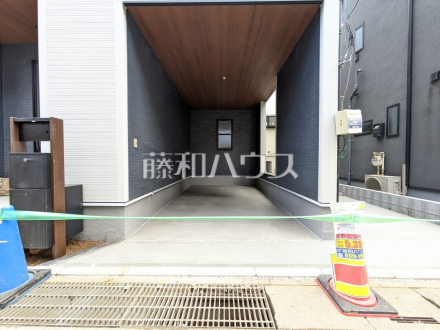 カースペース　【朝霞市栄町２丁目】 愛車を守るビルトインガレージ！アウトドア用品のお手入れにも便利です！ ／撮影日2026/03/19