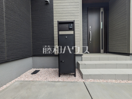 2号棟　TVモニター付きインターホン・郵便ポスト・宅配ボックス　【東村山市久米川町３丁目】／撮影日2026/02/26