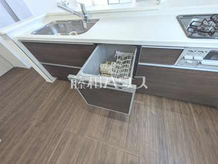 2号棟　食器洗浄乾燥機　【東村山市久米川町３丁目】　 後片付けの手間を削減し、趣味の時間や家族との時間を増やせる食器洗い乾燥機を標準装備 ／撮影日2026/02/19