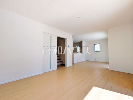 A号棟　リビング　【府中市日新町３丁目】／撮影日2026/03/08