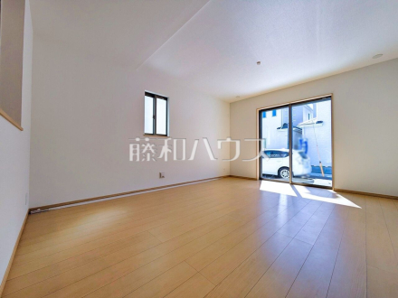 B号棟　リビング　【府中市日新町３丁目】／撮影日2026/03/08